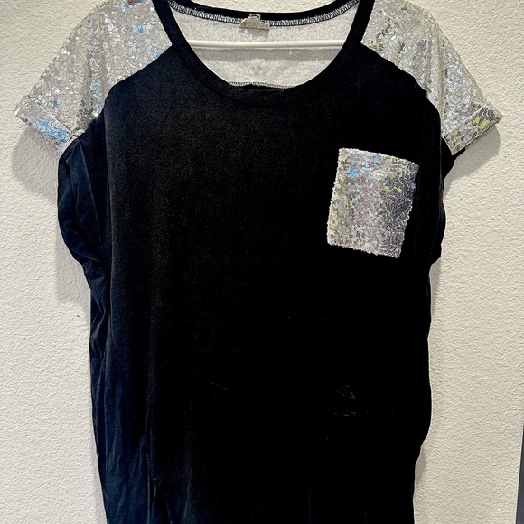 POL Sequin Shoulder & Pocket Tee - Black with Silver - Picture 3 of 5